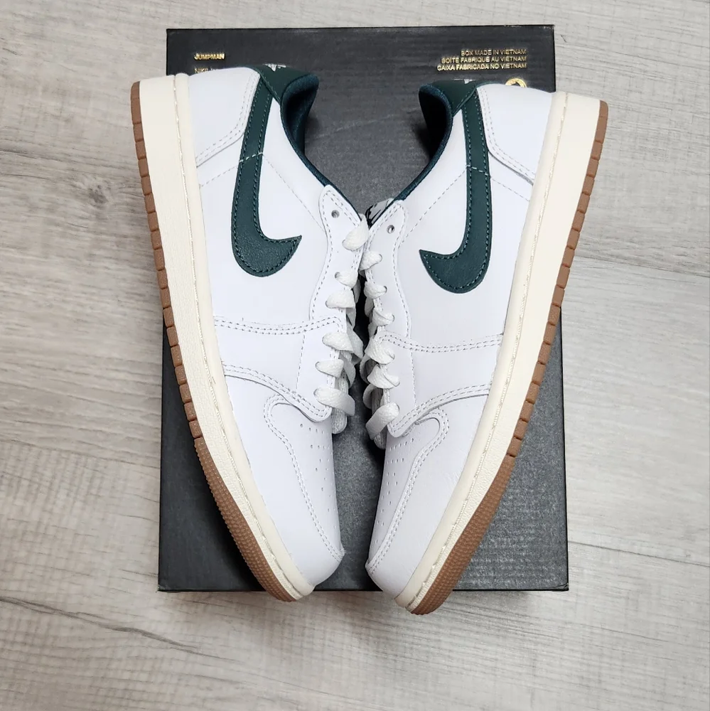 SOLD!! Jordan 1 Low Oxidized Green - Picture 1 of 5